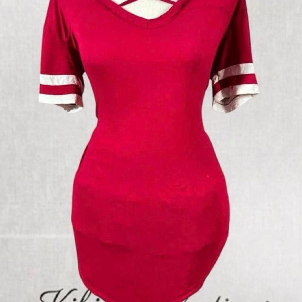 Casual Red and White Cross Neckline T-shirt